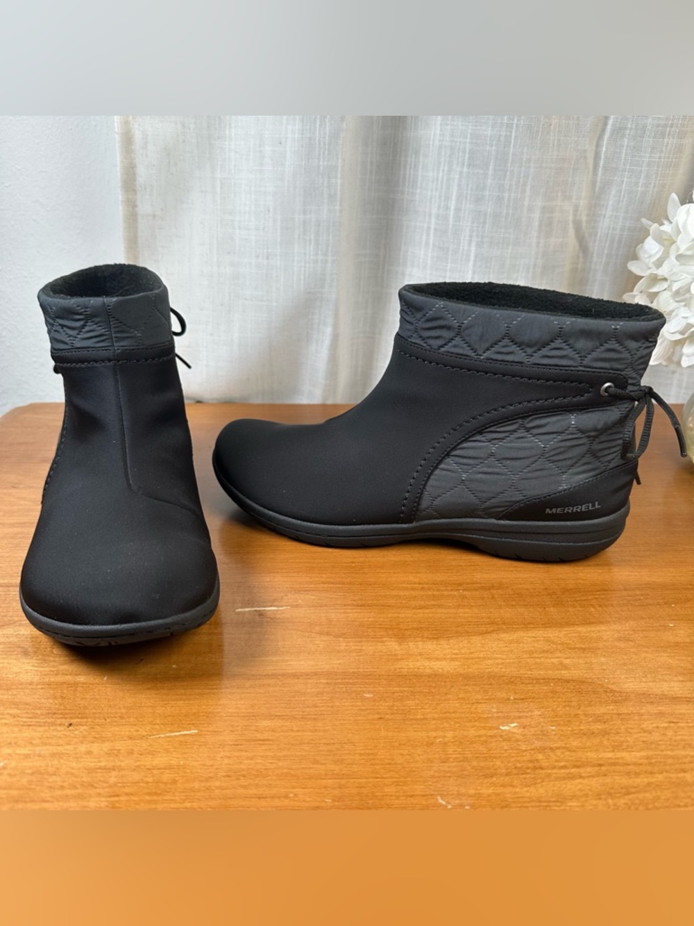 Merrell Encore Kassie Waterproof Quilted Nylon Booties Black/Grey Women’s 8.5
